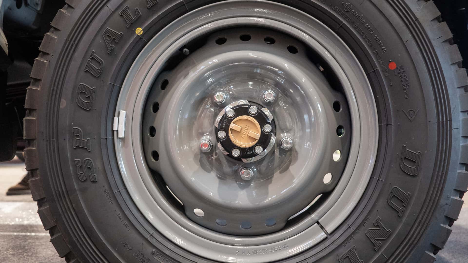 toyota-GDJ76-wheels